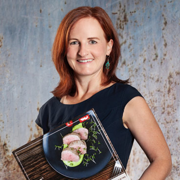 Angelika Haselwanter_dakommtsher_Agrarmarketing Tirol Angelika Haselwanter von Agrarmarketing Tirol lächelt in die Kamera.